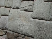 前を向いて背筋を伸ばして