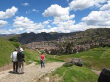 前を向いて背筋を伸ばして